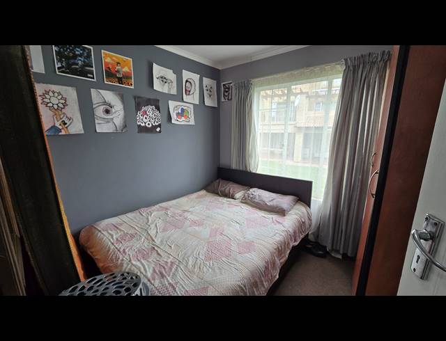 3 BEDROOM SECTIONAL TITLE FOR SALE IN CASTLEVIEW